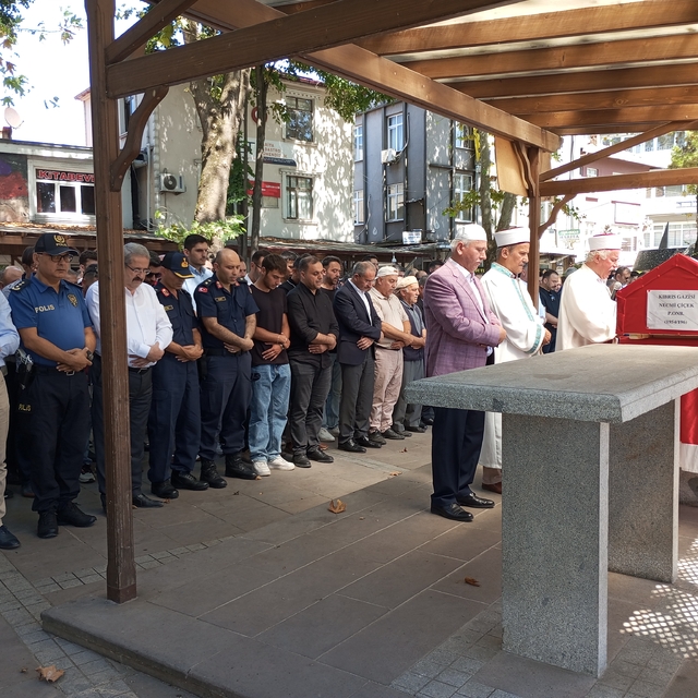 Samsun'da vefat eden Kıbrıs gazisi Necmi Çiçek, toprağa verildi