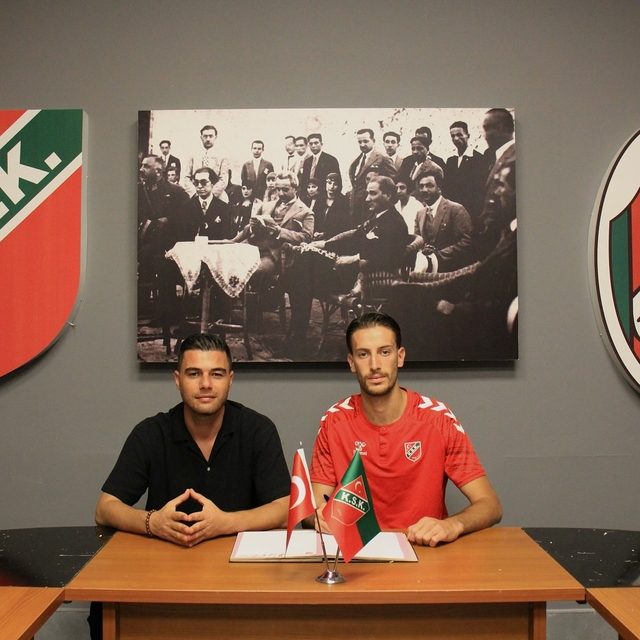 Karşıyaka'da Ensar imzayı attı