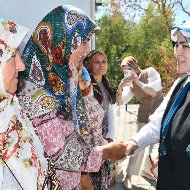 AK Parti Genel Merkez Kadın Kolları Başkanı Ercan, Bilecik'te konuştu: