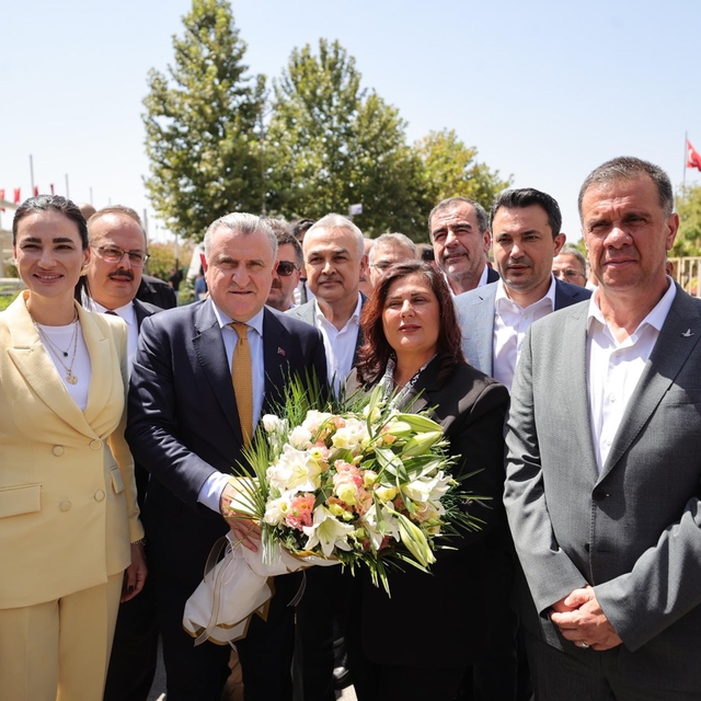 Gençlik ve Spor Bakanı Bak, 'Aydın'da coşkuyla yolumuza devam ediyoruz' (2)