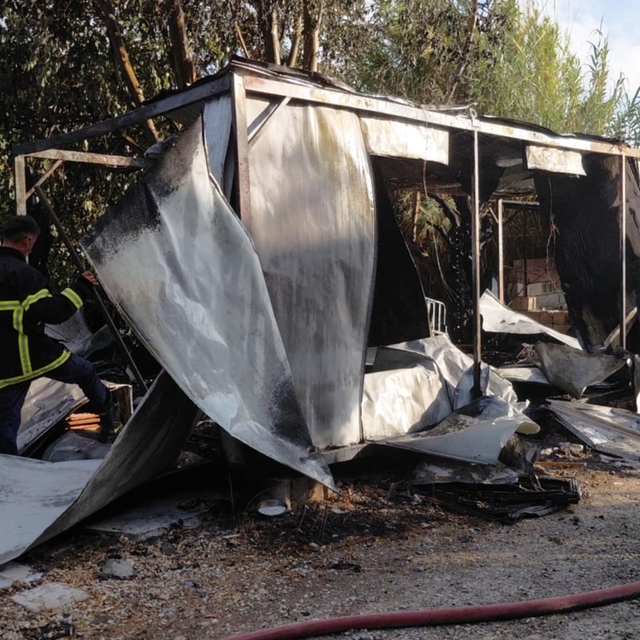 Hatay'da konteynerde çıkan yangın söndürüldü