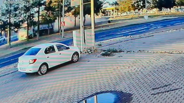 Şanlıurfa'da TIR'ın araçlara çarpıp iş yerine girdiği kaza kamerada: 3 yaralı