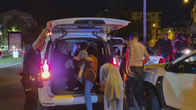 Edirne'de jandarmanın "dur" ihtarına uymayan otomobilde 6 düzensiz göçmen yakalandı