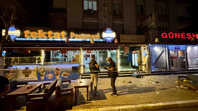 Antalya'da pastanede çıkan silahlı kavgada 2 kişiyi öldüren şüpheli intihar etti