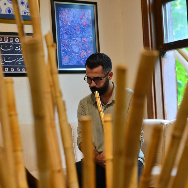 İmal ettiği neylerle neyzenlik geleneğini sürdürüyor