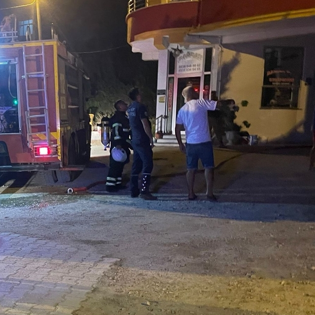Hatay'da otelde çıkan yangında 11 kişi dumandan etkilendi