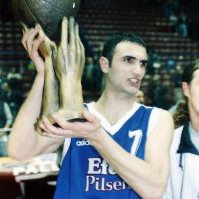 Naumoski Karşıyaka'da