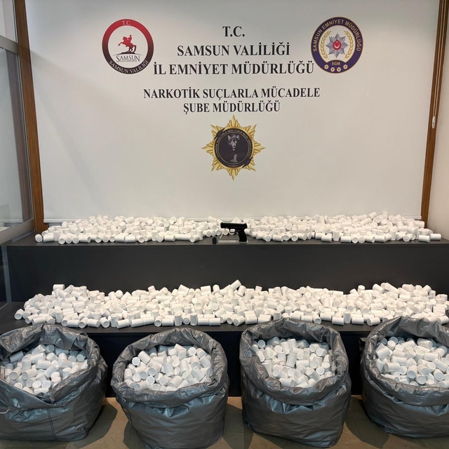 Samsun'da 171 bin 824 sentetik ecza hapı ele geçirildi