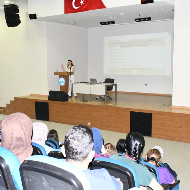 Yozgat Şehir Hastanesinde çalışanlar patoloji numune sürecine ilişkin bilgi...