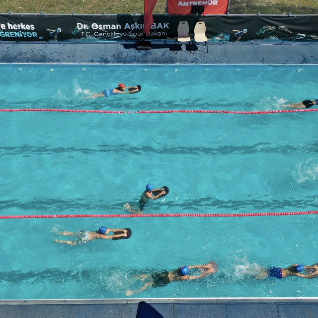 Giresun'da 25 bin çocuk ve genç yüzme öğrendi