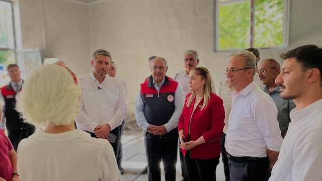 Elazığ'da yangında leblebi üretim tesisi zarar gören kadın kooperatifine destek