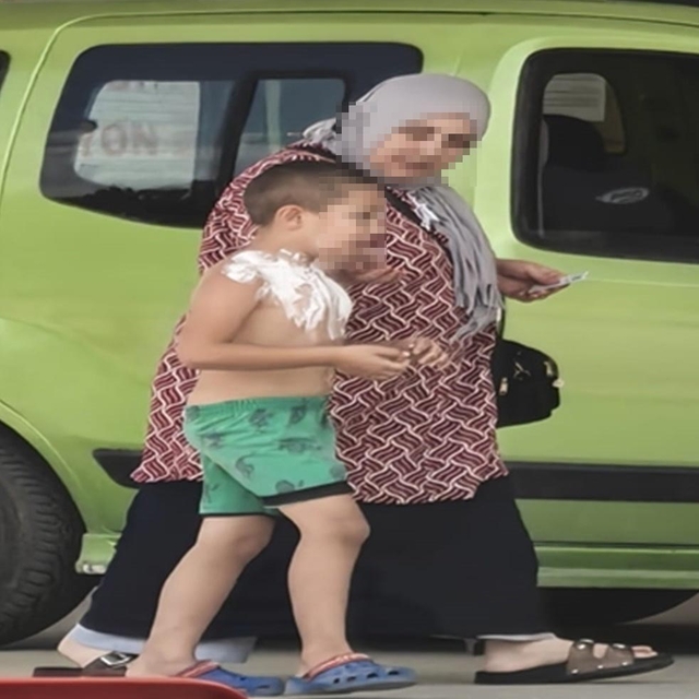 7 yaşındaki Devrim, parfüm sıkıp çakmağı ateşleyince yaralandı