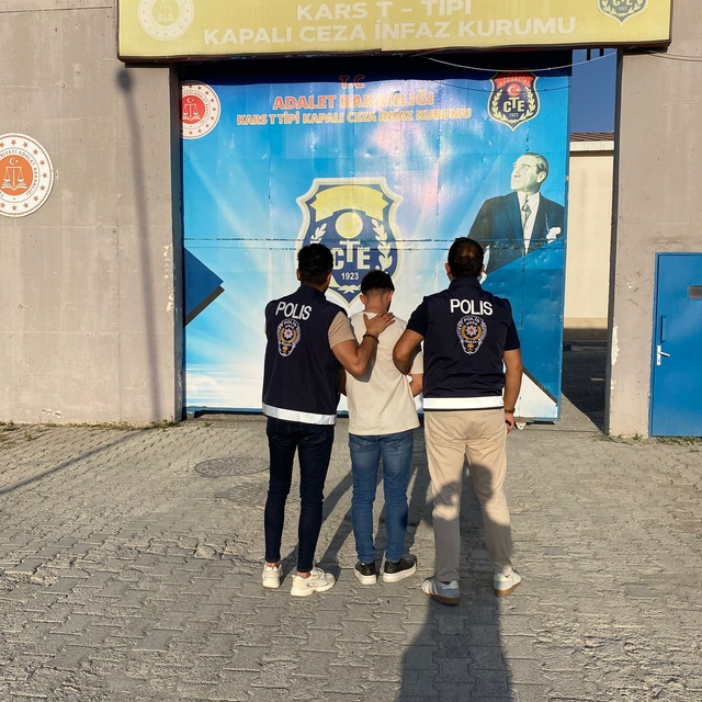 Kars'ta 17 farklı suçtan aranan şüpheli yakalandı