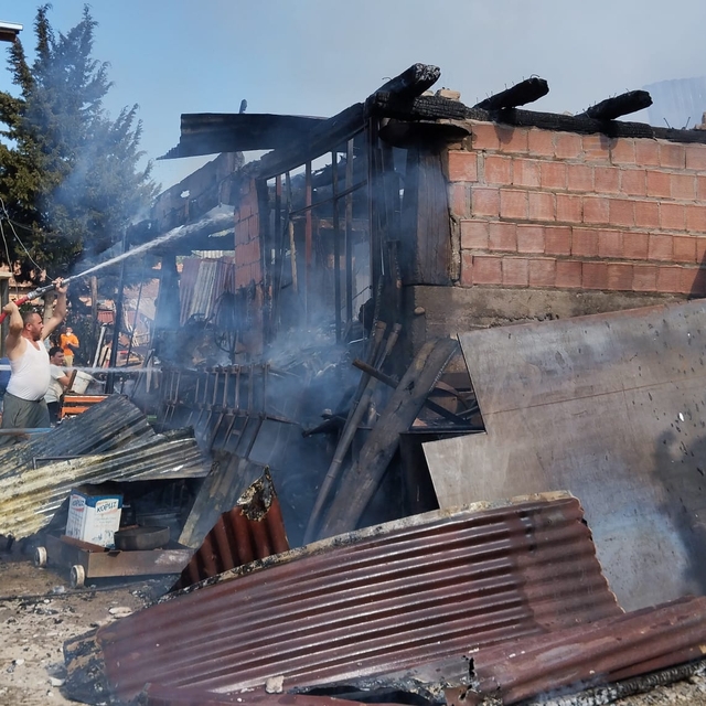 Sinop'ta tamirhanede çıkan yangın söndürüldü