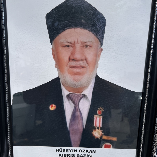 Kıbrıs Gazisi Özkan, askeri törenle toprağa verildi