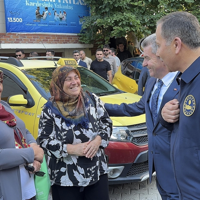 İçişleri Bakanı Yerlikaya, Artvin'de ziyaretlerde bulundu