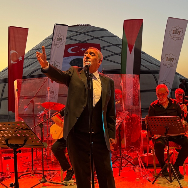 Yavuz Bingöl, Malazgirt Zaferi kutlamaları kapsamında Malazgirt'te sahne al...