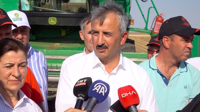 Edirne Valisi Sezer, maddi sıkıntılar yaşayan Edirnespor'a destek çağrısında bulundu