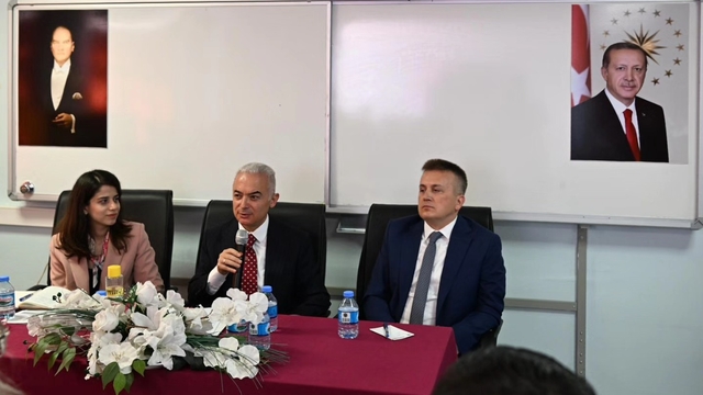 Kırklareli Valisi Turan, Kofçaz'da muhtarla biraraya geldi