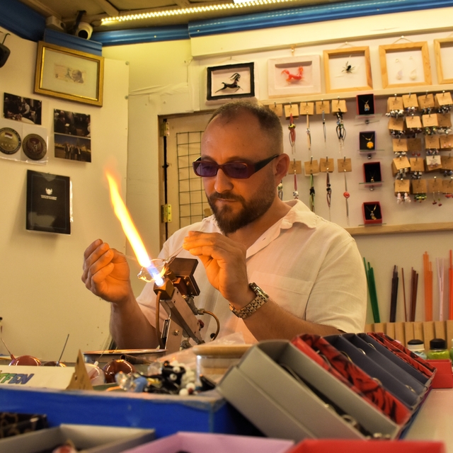 Eskişehirli sanatçı camı nefesiyle sanata dönüştürüyor