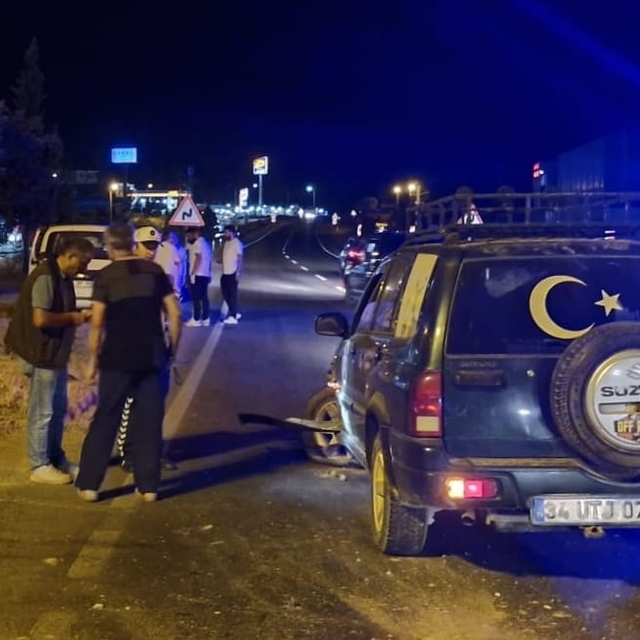 Karabük'te iki aracın çarpıştığı kazada 2 kişi yaralandı