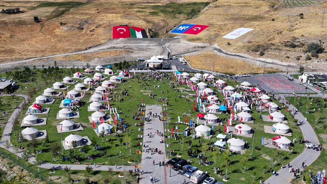 Ahlat'taki Malazgirt Zaferi kutlamaları yoğun katılımla devam ediyor