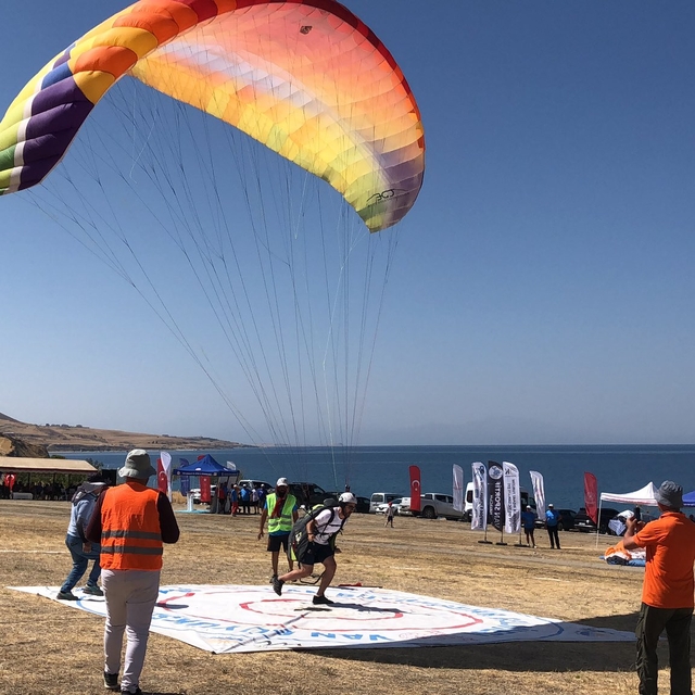 Doğu ve Güneydoğu Anadolu Bölgesi Yamaç Paraşütü Hedef Şampiyonası sona erd...