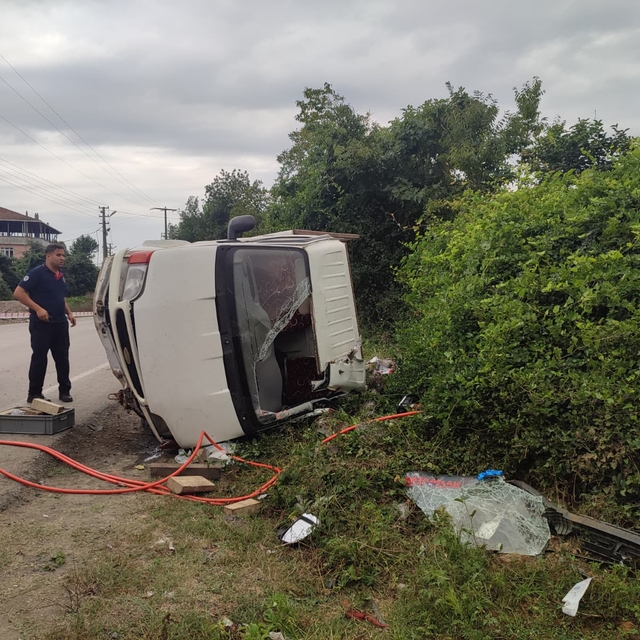 Samsun'da kamyonetin devrilmesi sonucu 1 kişi öldü, 2 kişi yaralandı