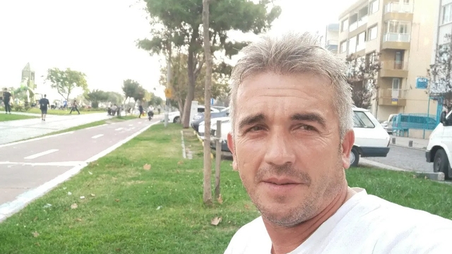 Samsun'da devrilen kamyonetin sürücüsü öldü; 2 yaralı