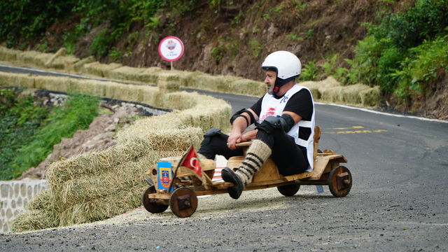 Rize'de, 15'inci 'Formulaz' tahta araba yarışları heyecanı