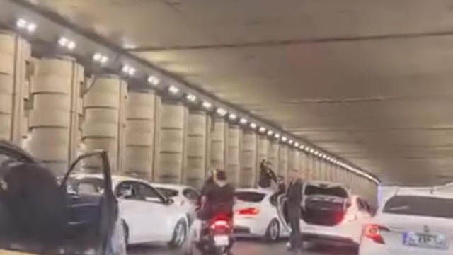 İzmir'de alt geçitte yolu kapatan düğün konvoyundaki sürücüye ceza