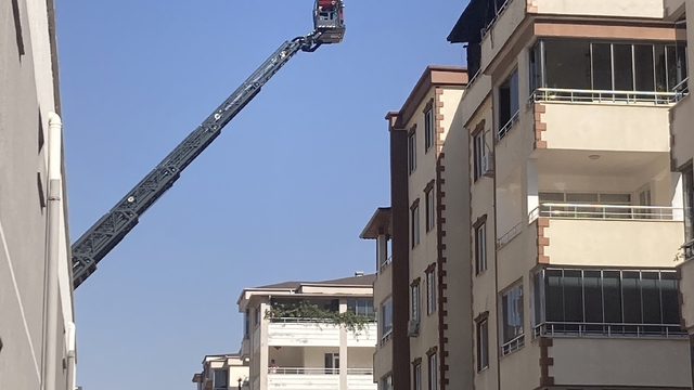 Gaziantep'te apartmanın terasında çıkan yangın söndürüldü