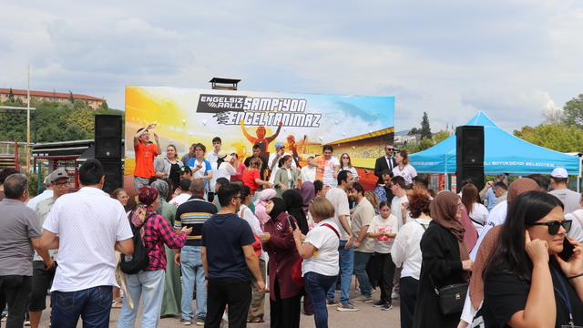 Kocaeli'de engelli çocuklar ralli heyecanı yaşadı