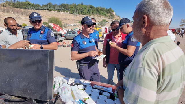 Kayseri Büyükşehir Belediyesi zabıta ekiplerinden pazar denetimi