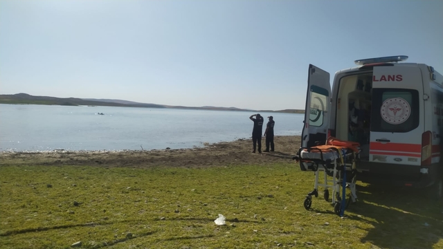 Şanlıurfa'da baraj gölünde kaybolan Deniz için arama çalışması başladı