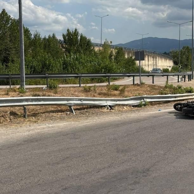 Bursa'da bariyere çarpan motosikletin sürücüsü öldü