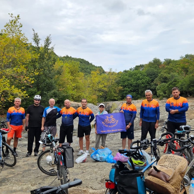 Samsun'da bisikletçiler çevre temizliği yaptı