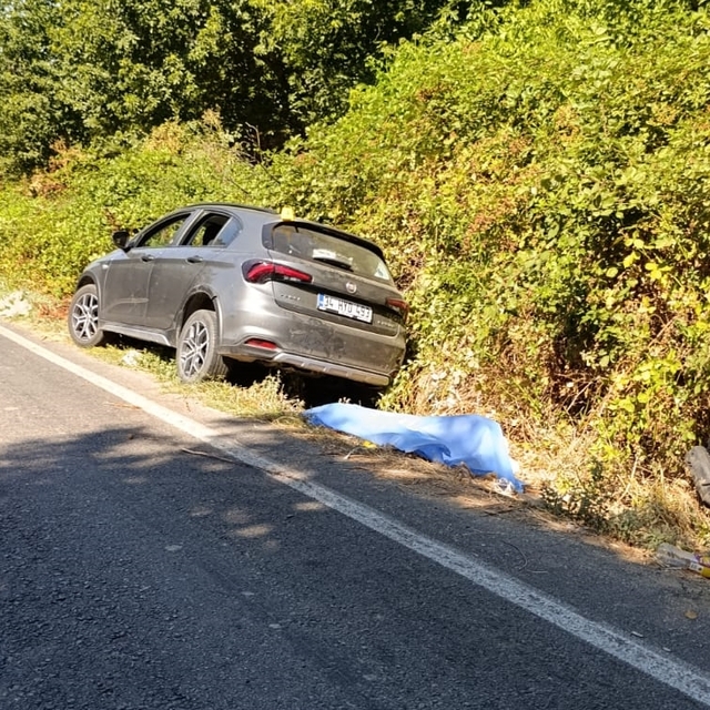 İzmir'de otomobil ile motosikletin çarpıştığı kazada 2 kişi öldü