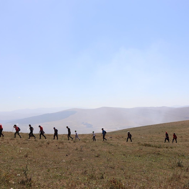 Ardahan'da 30 Ağustos Zafer Bayramı dolayısıyla tarihi tabyaya yürüyüş düze...
