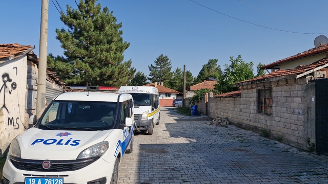 Alaca'ya yalnız yaşayan kişi evinde ölü bulundu