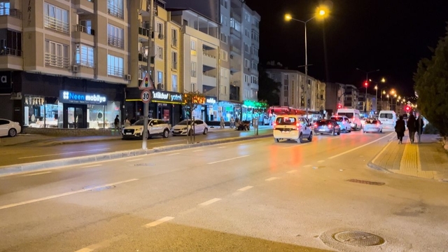 Balıkesir'de 3 dakikada en büyüğü 4.8 olan 3 deprem oldu (2)