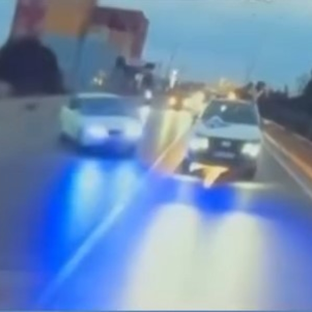 Samsun'da düğün konvoyundaki kaza kamerada; gelin ve arkadaşı yaralandı