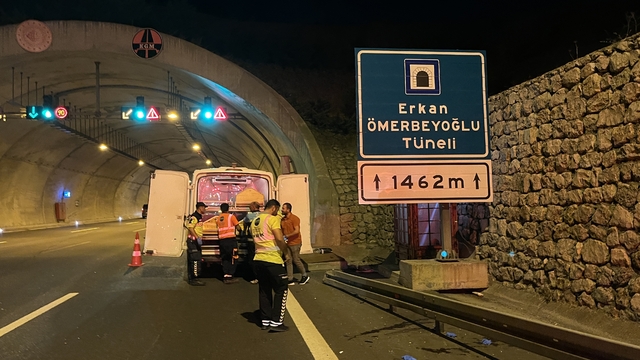 Kocaeli'de Kuzey Marmara Otoyolu'nda otomobilin çarptığı yaya öldü