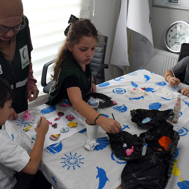 Yeşilayın yaz okuluna katılan çocuklar, sanat ve sporla dolu vakit geçirdi