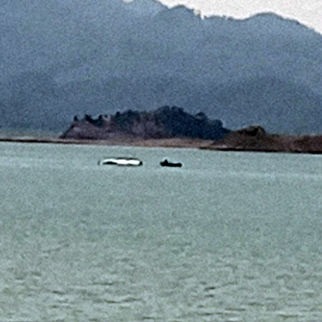 Burdur'da yangın tatbikatı sırasında eğitim uçağı göle düştü