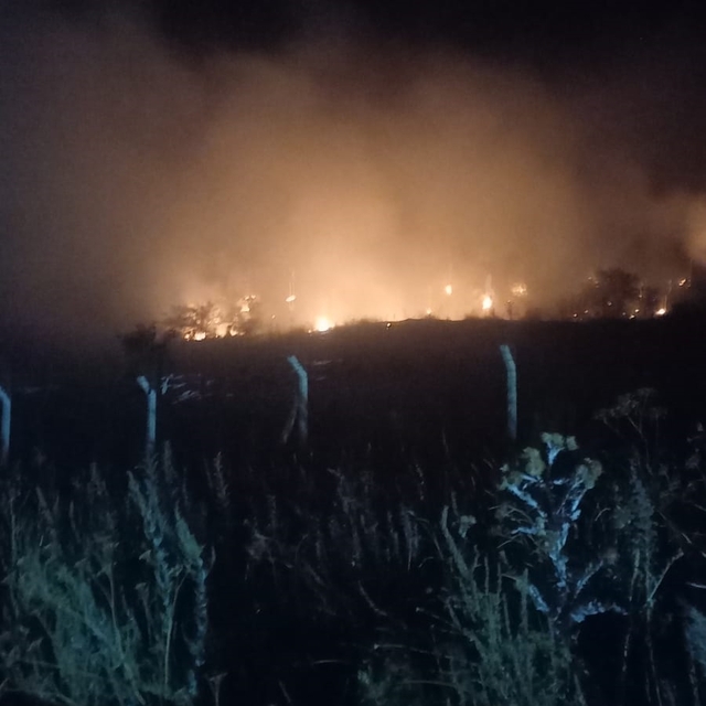 Ardahan'da katı atık sahasında çıkan yangın söndürüldü
