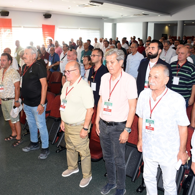 Karşıyaka'da yine kongre günü