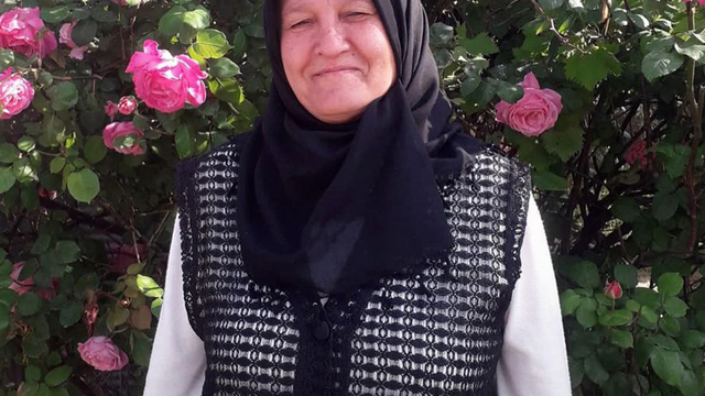 Hafif ticari araçla çarpışan motosikletteki anne öldü, kızı ağır yaralandı