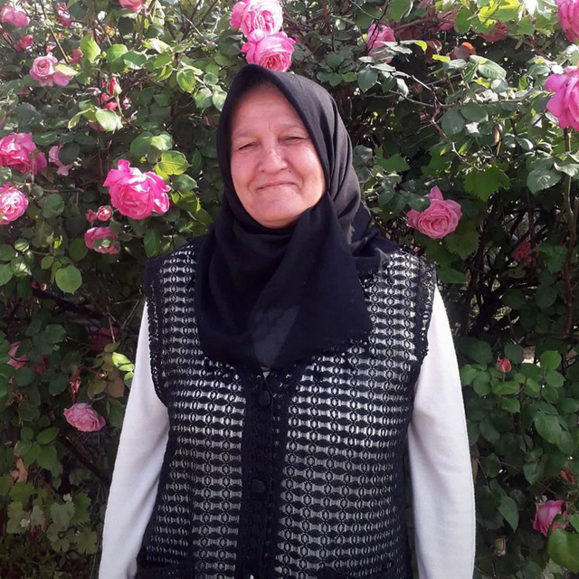 Hafif ticari araçla çarpışan motosikletteki anne öldü, kızı ağır yaralandı