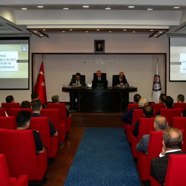 Trabzon'da sahipsiz hayvanları korumaya yönelik toplantı yapıldı